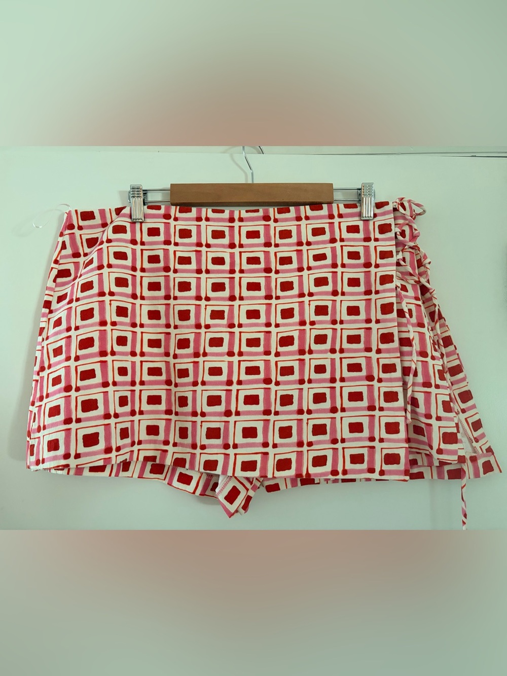 Zara Red and Pink Geometric Print Skort